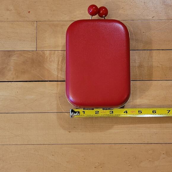 Elizabeth Arden Red Hardshell Structured Kisslock Purse Gold Toned Chain - Picture 12 of 14